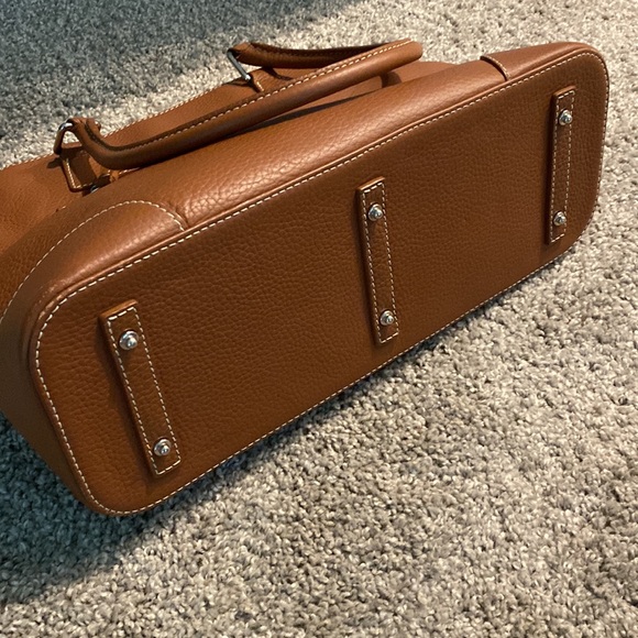 Dooney and Bourke leather bag - Picture 4 of 4